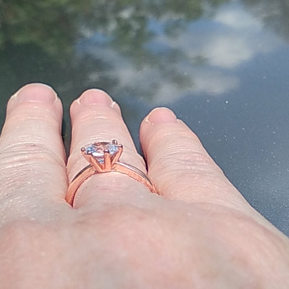 Rose gold plated solitaire engagement ring - Picture 6 of 6